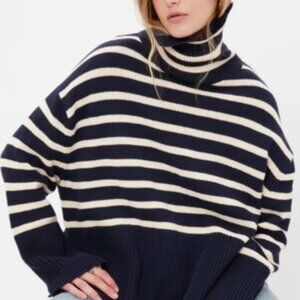 GAP 24/7 Split-Hem Turtleneck Sweater